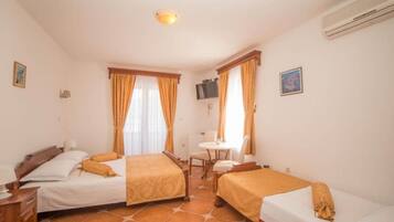 1 habitación, internet y ropa de cama
