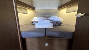 1 quarto, cofres nos quartos