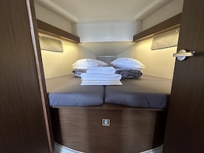 1 bedroom, in-room safe