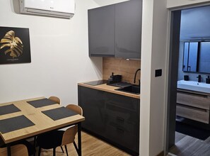 Dining - Apartments Diadora - One bedroom apartment Sun (Vis)