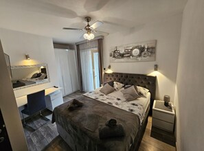Iron/ironing board, Internet, bed sheets - Apartments Diadora - One bedroom apartment Sun (Vis)