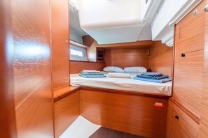 6 bedrooms - Sun-Kissed Sailing Adventure in Islas Sarónicas (Alimos)