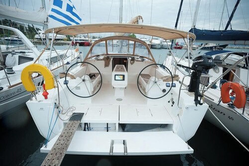 Sun-Kissed Sailing: A Luxurious Beach Experience in Nikiti, Macedonia
