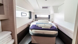 3 bedrooms - Sun-Kissed Sailing Adventure in Islas Sarónicas (Alimos)