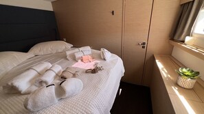5 bedrooms - Sun-Kissed Sailing Adventure in the Ionian Islands (Nidri)