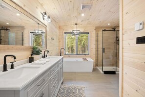 Shower, hair dryer - Chalet Le Solem, Golf et Spa ! (Mont-Blanc)