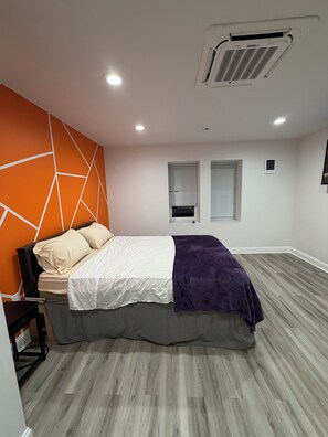 Iron/ironing board, WiFi - Cozy Modern Spacious Studio (Philadelphia)