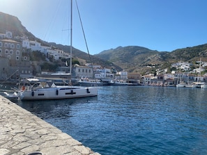 Marina - Sun-Kissed Sailing Adventure in Islas Sarónicas (Alimos)