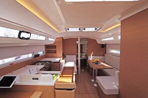 2 bedrooms - Sun-Kissed Sailing Adventure in the Saronic Islands (Laurium)