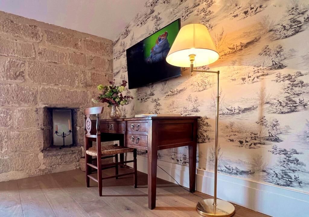 Svit Deluxe - utsikt mot bergen | Interiör