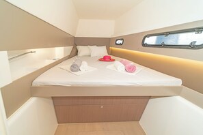 4 bedrooms, in-room safe