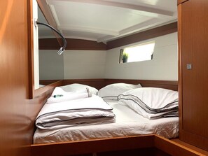 4 bedrooms - Sun-Kissed Sailing Adventure in Islas Sarónicas (Alimos)
