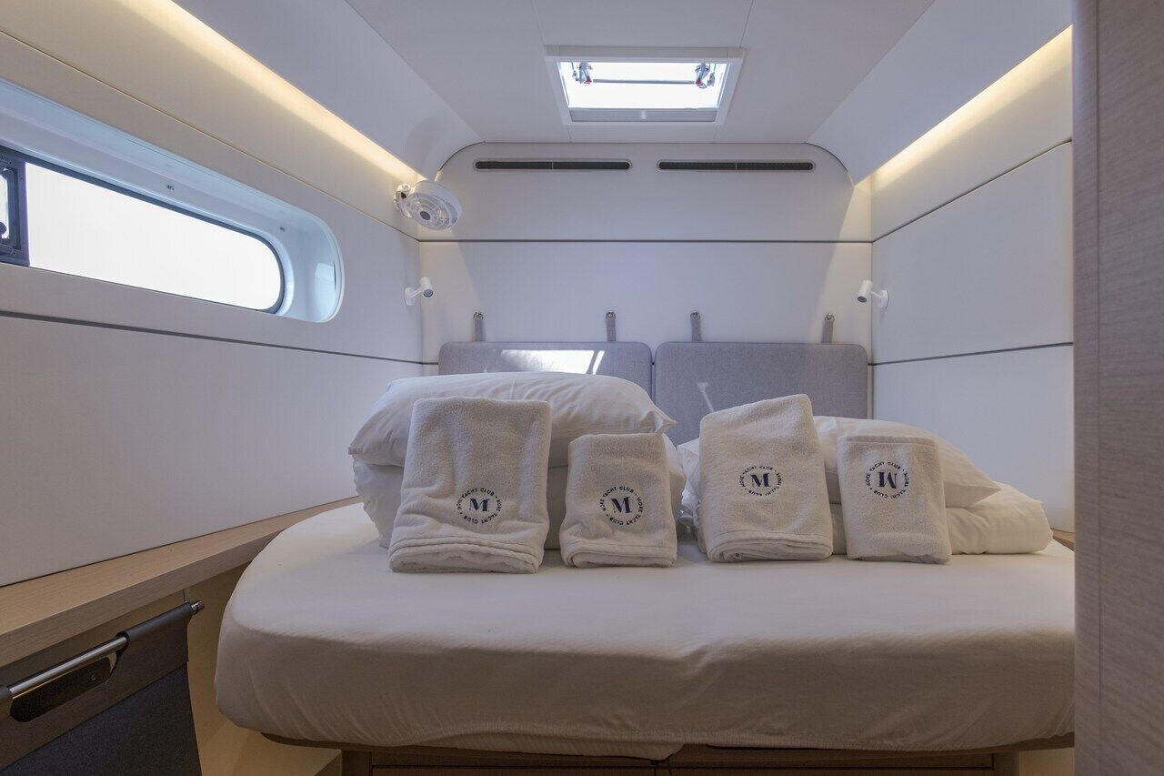6 bedrooms, in-room safe