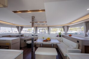 Dining - Sun-Kissed Sailing Adventure in Islas Sarónicas (Alimos)