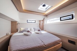 4 bedrooms - Sun-Kissed Sailing Adventure in Islas Sarónicas (Alimos)