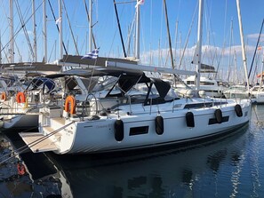 Marina - Sun-Kissed Sailing Adventure in Islas Sarónicas (Alimos)
