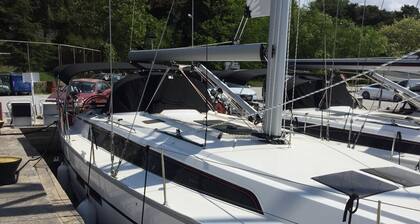 Sun-Kissed Sailing Adventure in Islas Esporadas