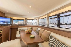Interior - Sun-Kissed Sailing Adventure in the Stunning Islas Cícladas (Paros)