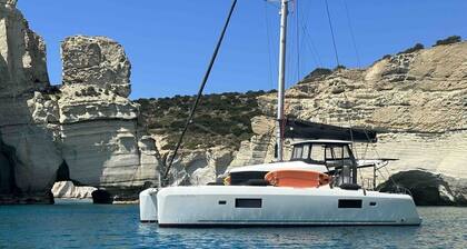 Sun-Kissed Sailing Adventure in the Stunning Islas Cícladas
