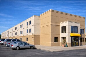 Exterior - Woodland Inn & Suites Extended Stay-Deluxe 2 Queen Bed NS (Wichita)