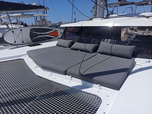 Sun-Kissed Sailing Adventure in the Stunning Islas Cícladas