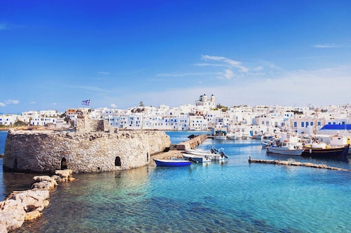 Sun-Kissed Sailing Adventure in the Stunning Islas Cícladas