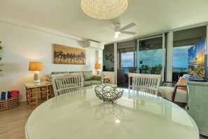 Smart TV, stereo - 200 Steps from the Beach | Sunset views! (Kihei)