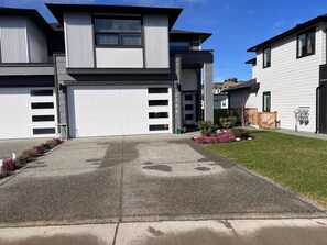 Property grounds - Gust suite in West hills (Victoria)