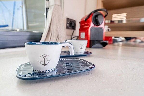 Kaffee und/oder Kaffeemaschine