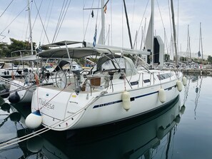 Marina - Sun-Kissed Sailing Adventure in Islas Sarónicas (Alimos)