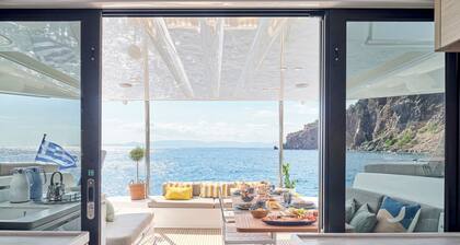 Sun-Kissed Sailing Adventure in Islas Sarónicas