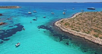 Sun-Kissed Sailing Adventure in the Stunning Islas CĂcladas