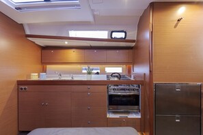 Private kitchen - Sun-kissed Sailing Adventure in the Ionian Islands (Preveza)