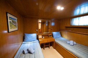 5 bedrooms - Sun-Kissed Sailing Adventure in the Saronic Islands (Palaio Faliro)