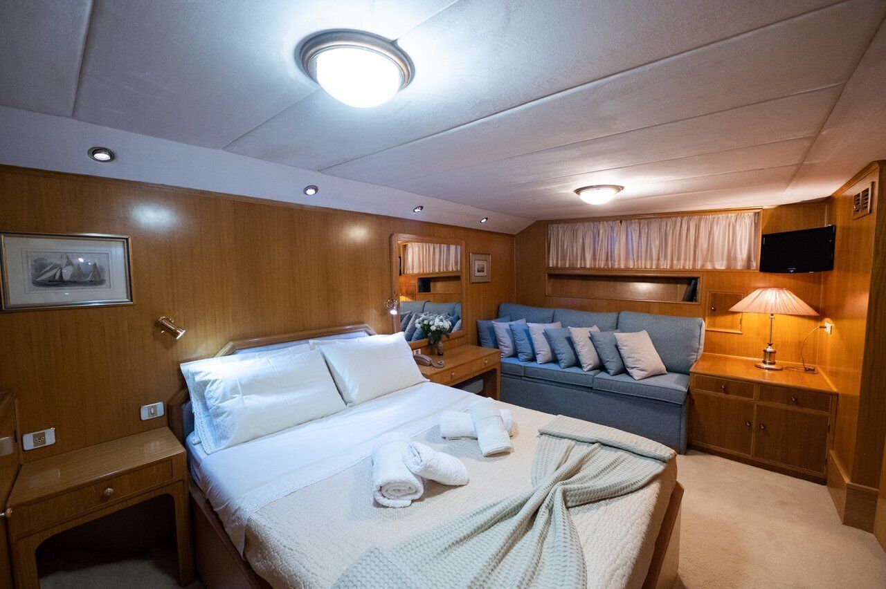 5 bedrooms