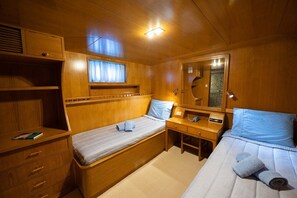 5 bedrooms - Sun-Kissed Sailing Adventure in the Saronic Islands (Palaio Faliro)