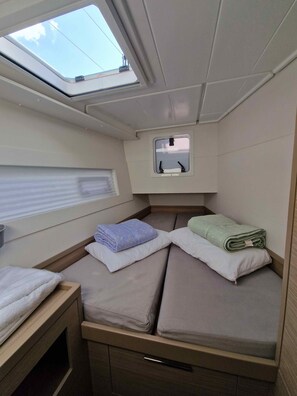 Spa - Sun-Kissed Sailing Adventure in Islas Sarónicas (Alimos)