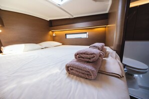2 bedrooms - Sun-Kissed Sailing Adventure in the Ionian Islands, Lefkada (Lefkada)
