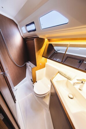 Bathroom - Sun-Kissed Sailing Adventure in the Ionian Islands, Lefkada (Lefkada)