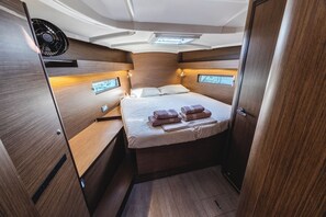 2 bedrooms - Sun-Kissed Sailing Adventure in the Ionian Islands, Lefkada (Lefkada)