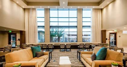 1BR 2-Queen Suite w/ Full Kitchen | Pool + Gym