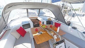 Outdoor dining - Sun-Kissed Sailing Adventure in the Saronic Islands (Laurium)