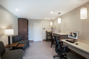 Interior - Accessible King Studio w/ Tub | Free Breakfast (Scottsdale)