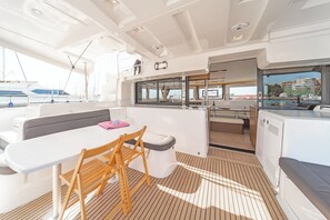 Outdoor dining - Sun-Kissed Sailing Adventure in the Saronic Islands (Laurium)