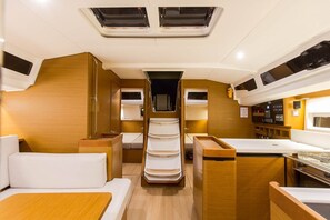 Interior - Sun-Kissed Sailing Adventure in Islas Sarónicas (Alimos)