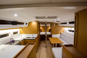 Interior - Sun-Kissed Sailing Adventure in Islas Sarónicas (Alimos)