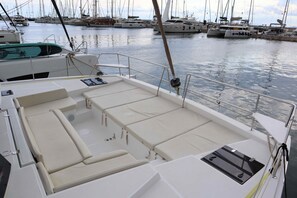 Marina - Sun-Kissed Sailing Adventure in Islas Sarónicas (Alimos)