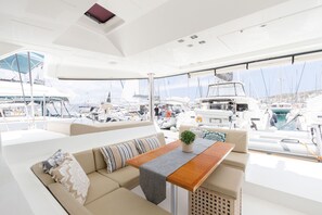 Outdoor dining - Sun-Kissed Sailing Adventure in the Saronic Islands (Laurium)