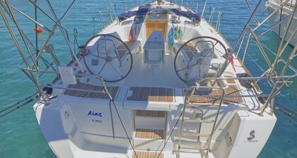 Saronic Isles Sailing: Sun-Kissed Beaches and Azure Waters