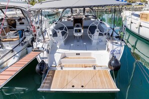 Marina - Sun-Kissed Sailing Adventure in Islas Sarónicas (Alimos)